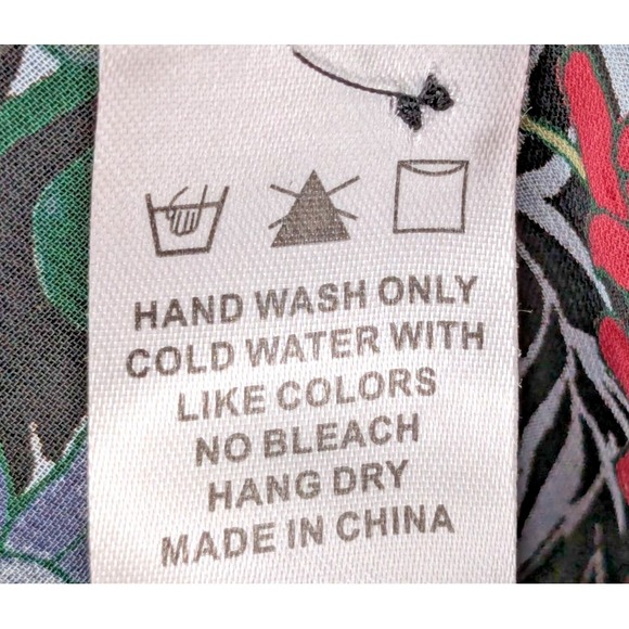 VICTORIAN Dark Fairy Blouse Top MEDIUM Black Floral Button Up Ruffles Excellent - Picture 14 of 14